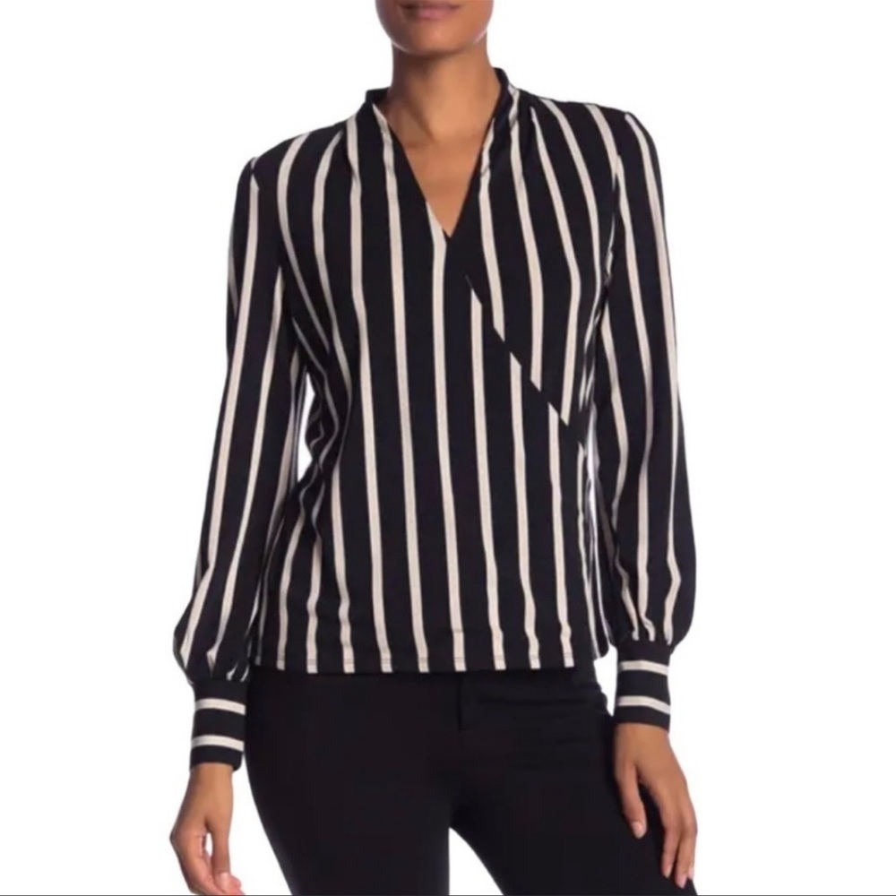 NWT Adrianna Papell  Printed Faux Wrap Front Top